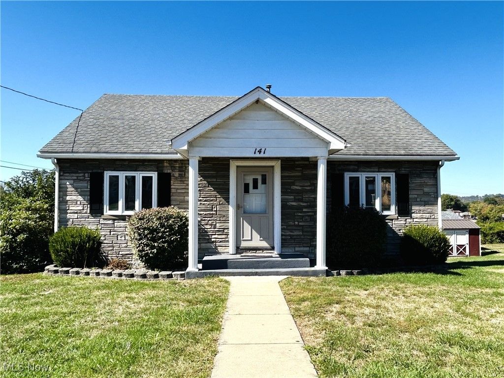 141 Cleveland Road, Weirton, WV 26062