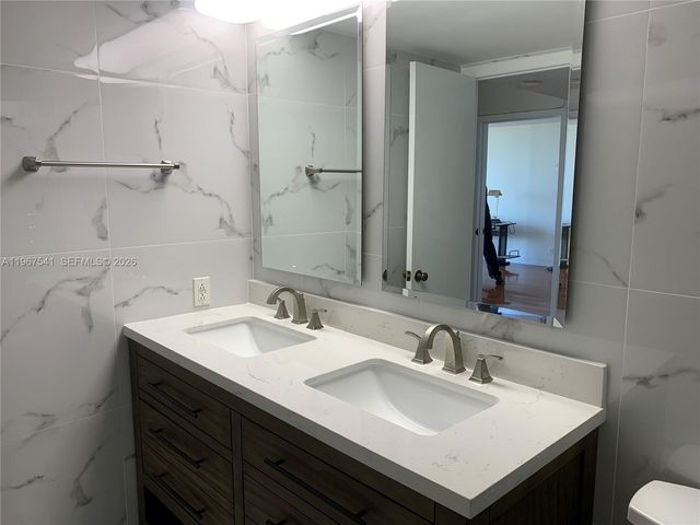 780 NE 69th St 2504, Miami, FL 33138