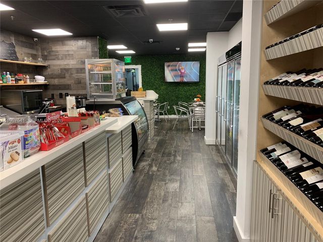 780 NE 69th St 2504, Miami, FL 33138