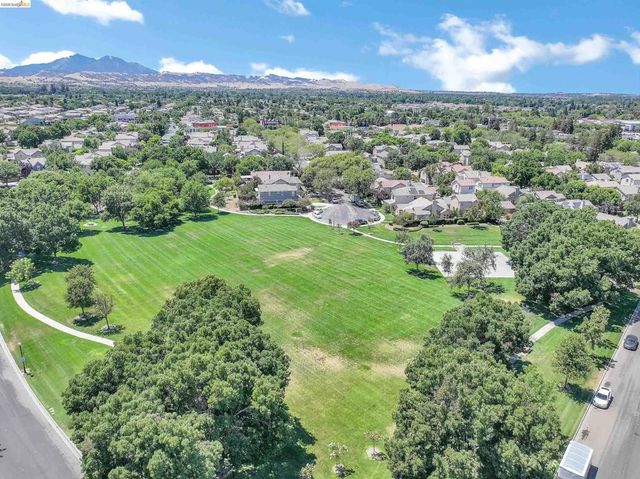 97 Lexington St, Brentwood, CA 94513