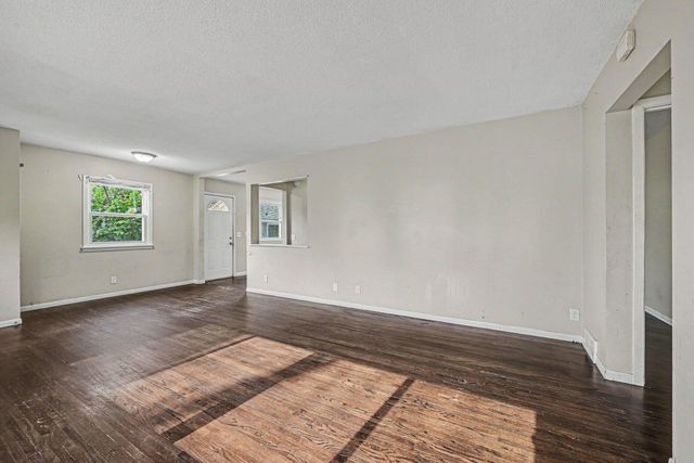 5931 Zenith Avenue N, Brooklyn Center, MN 55429