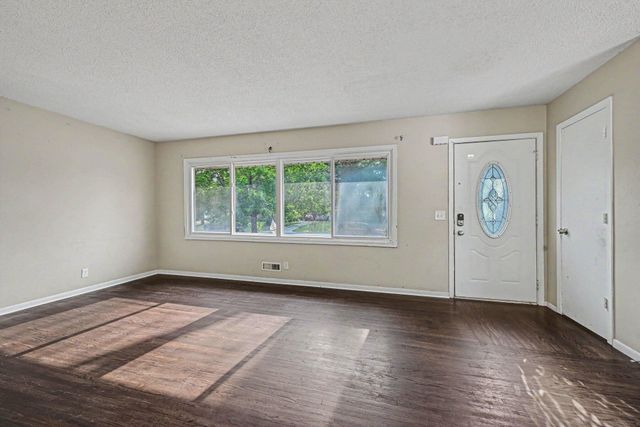 5931 Zenith Avenue N, Brooklyn Center, MN 55429