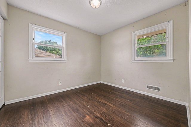 5931 Zenith Avenue N, Brooklyn Center, MN 55429
