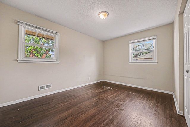 5931 Zenith Avenue N, Brooklyn Center, MN 55429