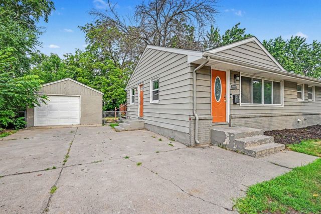 5931 Zenith Avenue N, Brooklyn Center, MN 55429