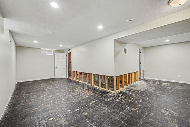 5931 Zenith Avenue N, Brooklyn Center, MN 55429