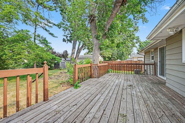 5931 Zenith Avenue N, Brooklyn Center, MN 55429