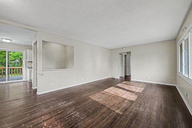 5931 Zenith Avenue N, Brooklyn Center, MN 55429
