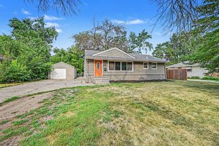 5931 Zenith Avenue N, Brooklyn Center, MN 55429