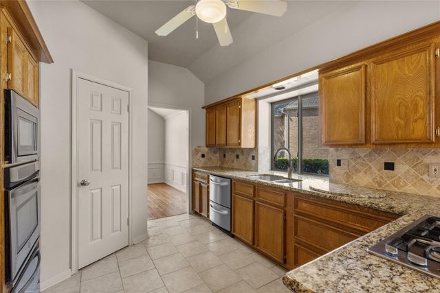 2002 Firtree Way, Houston, TX 77062