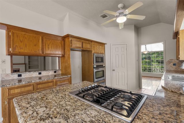 2002 Firtree Way, Houston, TX 77062