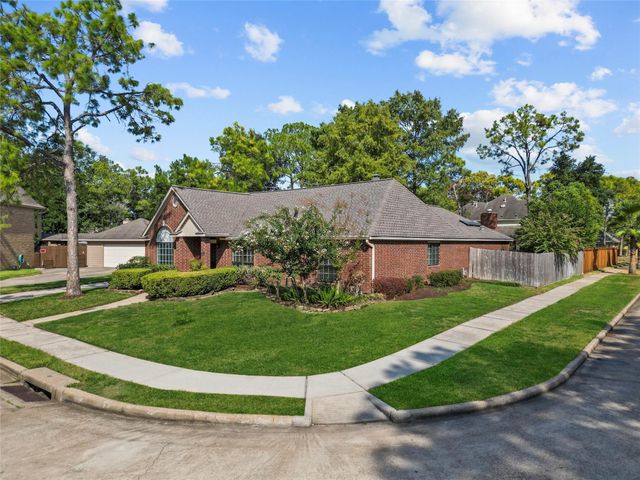 2002 Firtree Way, Houston, TX 77062