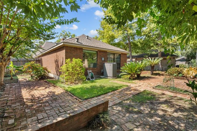 2002 Firtree Way, Houston, TX 77062