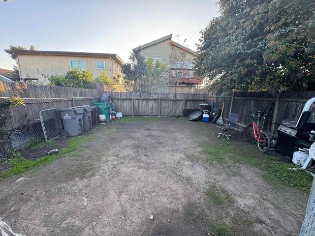 7341 Lockwood St, Oakland, CA 94621