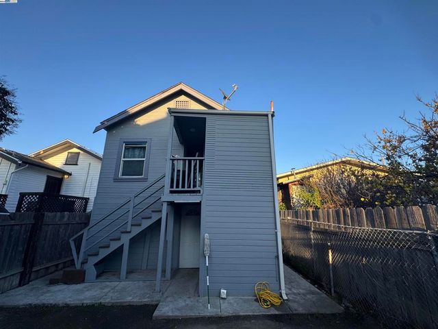 7341 Lockwood St, Oakland, CA 94621