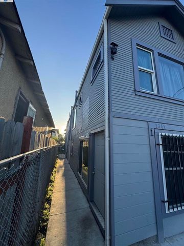 7341 Lockwood St, Oakland, CA 94621