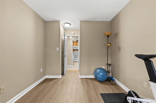 300 High Point Drive 514, Hartsdale, NY 10530