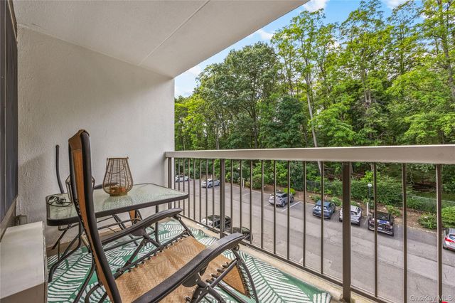 300 High Point Drive 514, Hartsdale, NY 10530