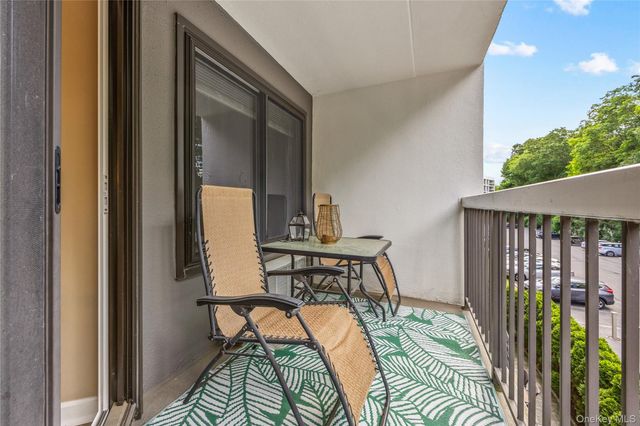 300 High Point Drive 514, Hartsdale, NY 10530