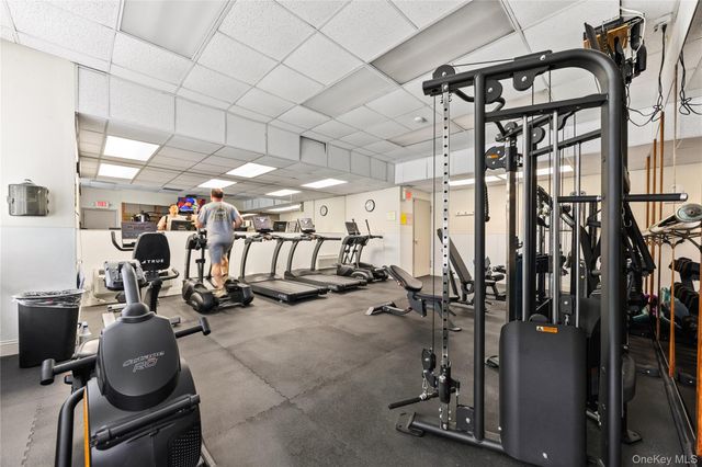 300 High Point Drive 514, Hartsdale, NY 10530