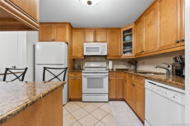 300 High Point Drive 514, Hartsdale, NY 10530