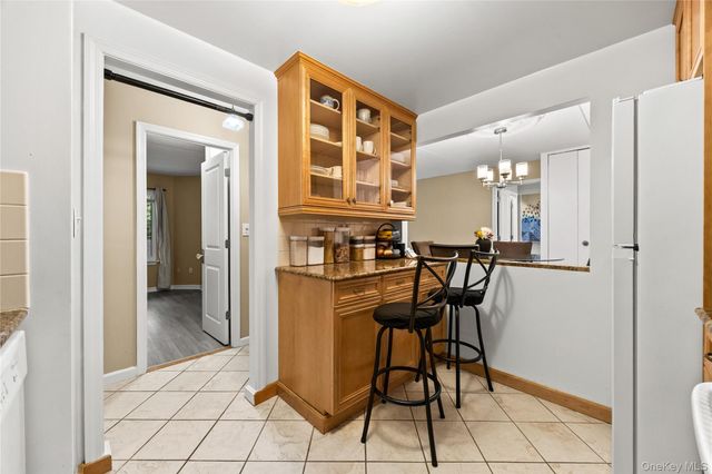 300 High Point Drive 514, Hartsdale, NY 10530