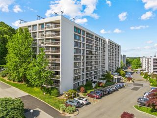 300 High Point Drive 514, Hartsdale, NY 10530