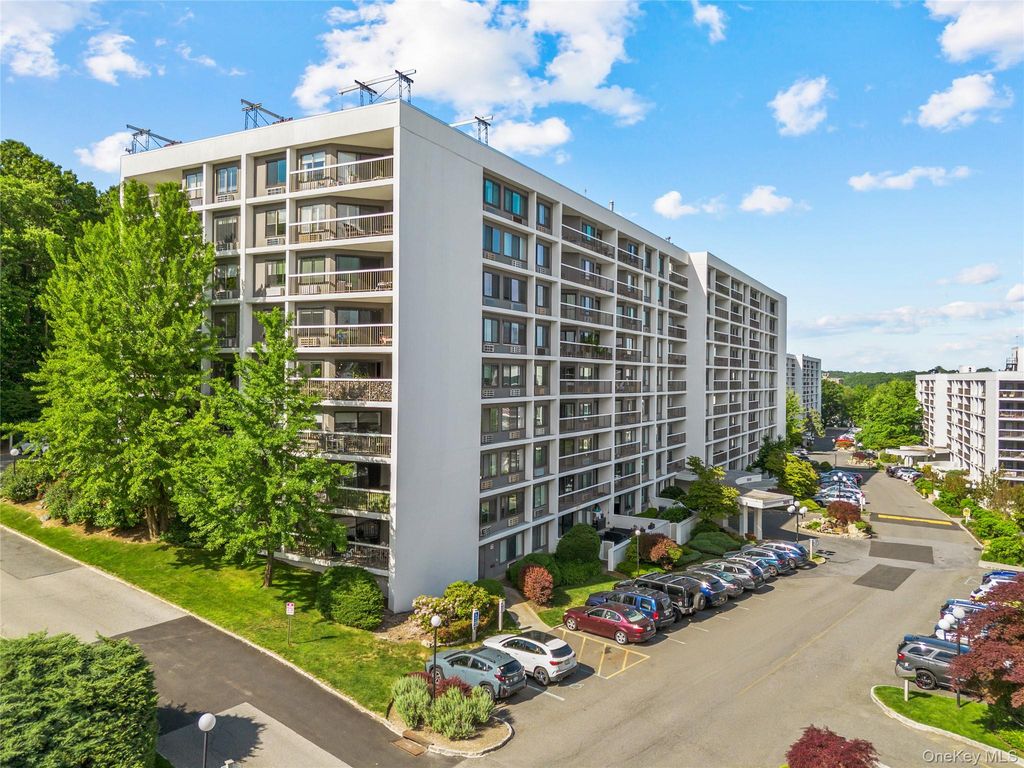 300 High Point Drive 514, Hartsdale, NY 10530