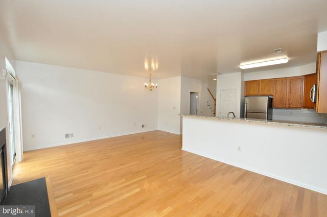 328 HELEN DR, Cinnaminson, NJ 08077