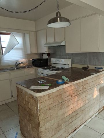 2610 Grunewald Street, Blue Island, IL 60406