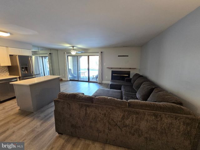 9 SHEFFIELD DR, Marlton, NJ 08053