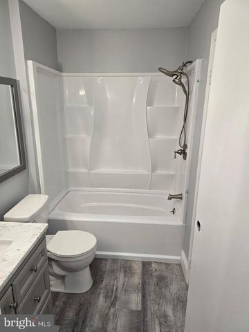 9 SHEFFIELD DR, Marlton, NJ 08053