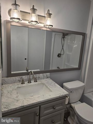 9 SHEFFIELD DR, Marlton, NJ 08053