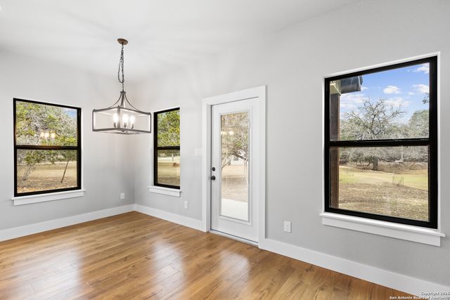 181 DEERWOOD CIR, Bandera, TX 78003