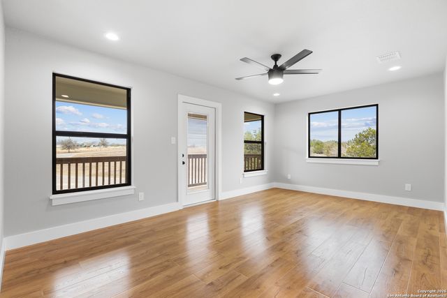 181 DEERWOOD CIR, Bandera, TX 78003