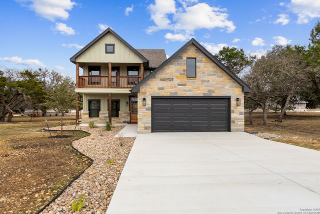 181 DEERWOOD CIR, Bandera, TX 78003