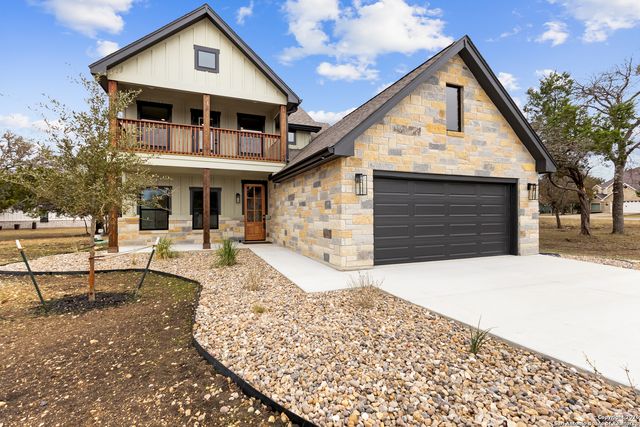 181 DEERWOOD CIR, Bandera, TX 78003
