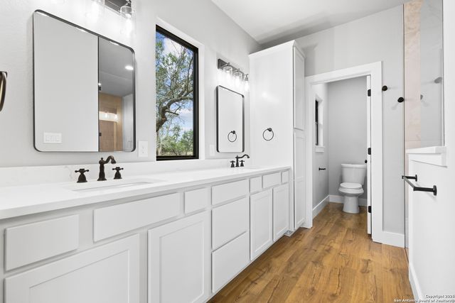 181 DEERWOOD CIR, Bandera, TX 78003