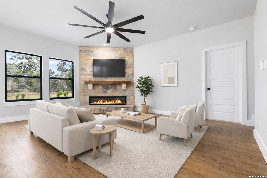 181 DEERWOOD CIR, Bandera, TX 78003