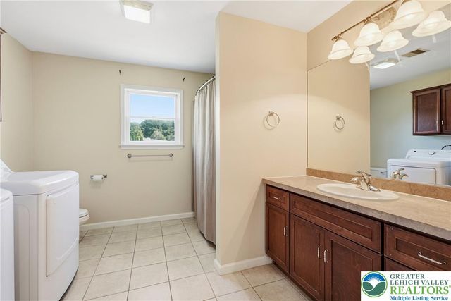 590 Fehr Road, Bushkill Twp, PA 18064