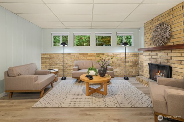 17014 NE 28th Place, Bellevue, WA 98008