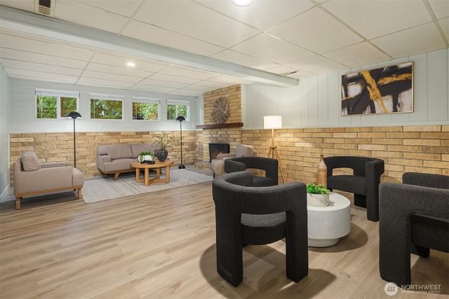 17014 NE 28th Place, Bellevue, WA 98008