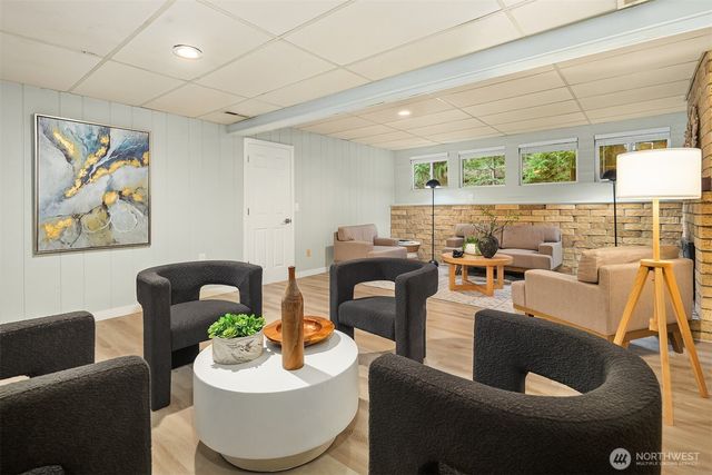 17014 NE 28th Place, Bellevue, WA 98008