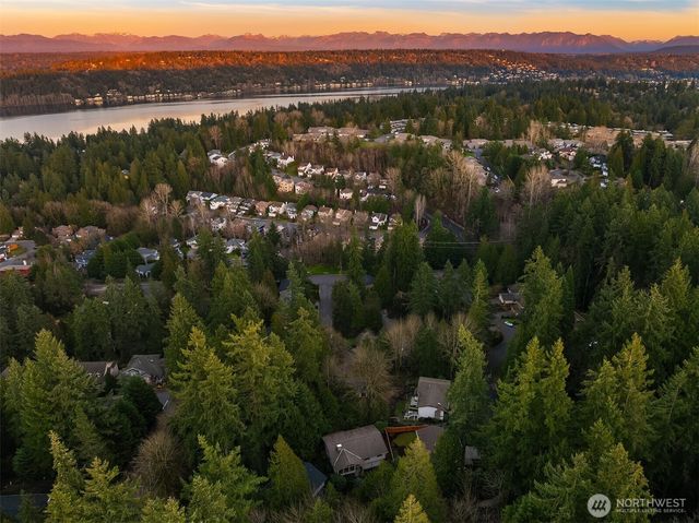 17014 NE 28th Place, Bellevue, WA 98008