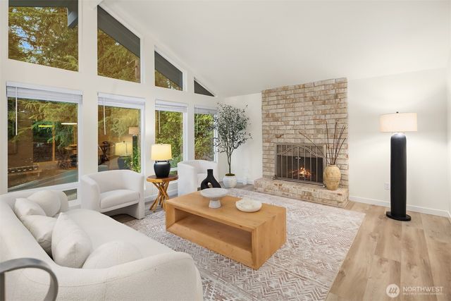 17014 NE 28th Place, Bellevue, WA 98008