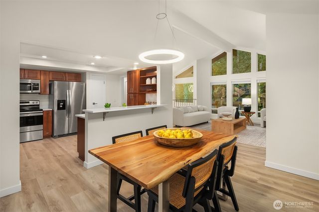 17014 NE 28th Place, Bellevue, WA 98008