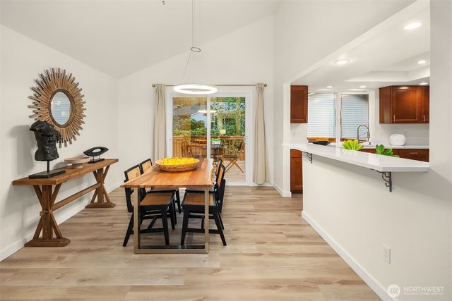 17014 NE 28th Place, Bellevue, WA 98008