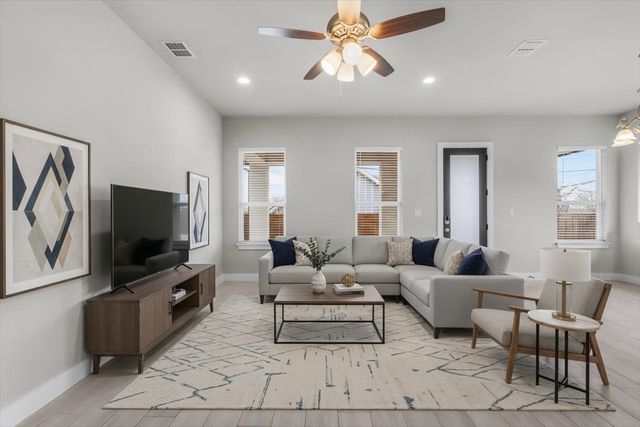 2561 Burton Avenue, Fort Worth, TX 76105