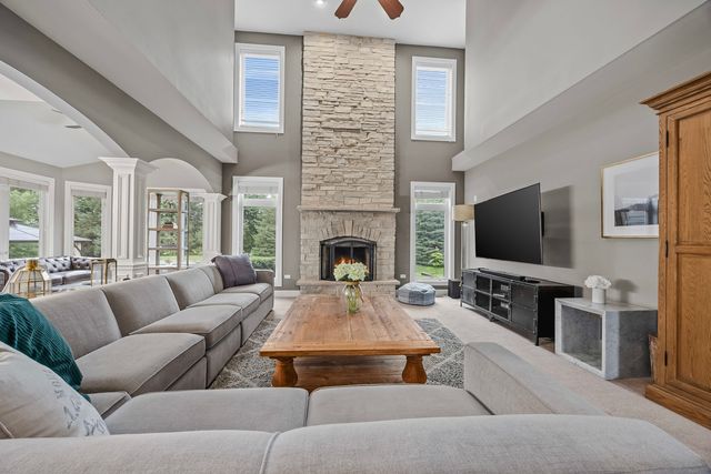 4767 Sassafras Lane, Naperville, IL 60564