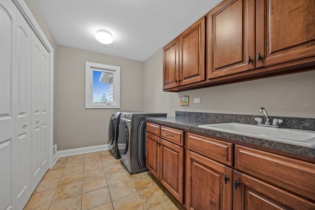 4767 Sassafras Lane, Naperville, IL 60564